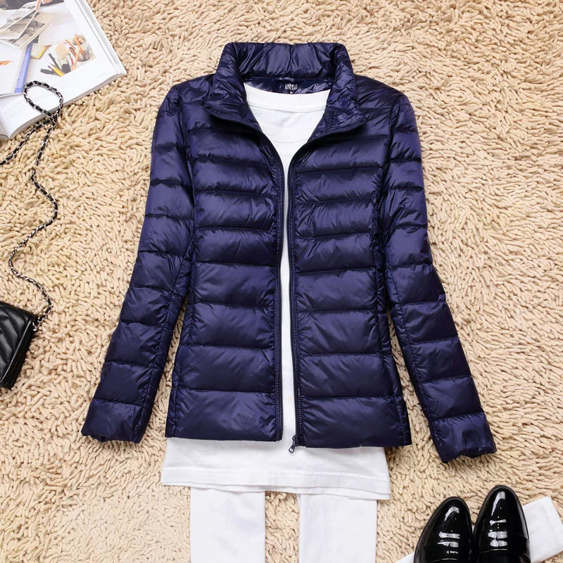 Helvano | Ultraleichte Daunenjacke mit Kapuze für Damen