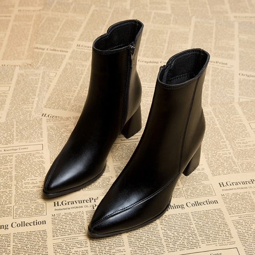 Helvano | Schlanke Stiefeletten für Damen