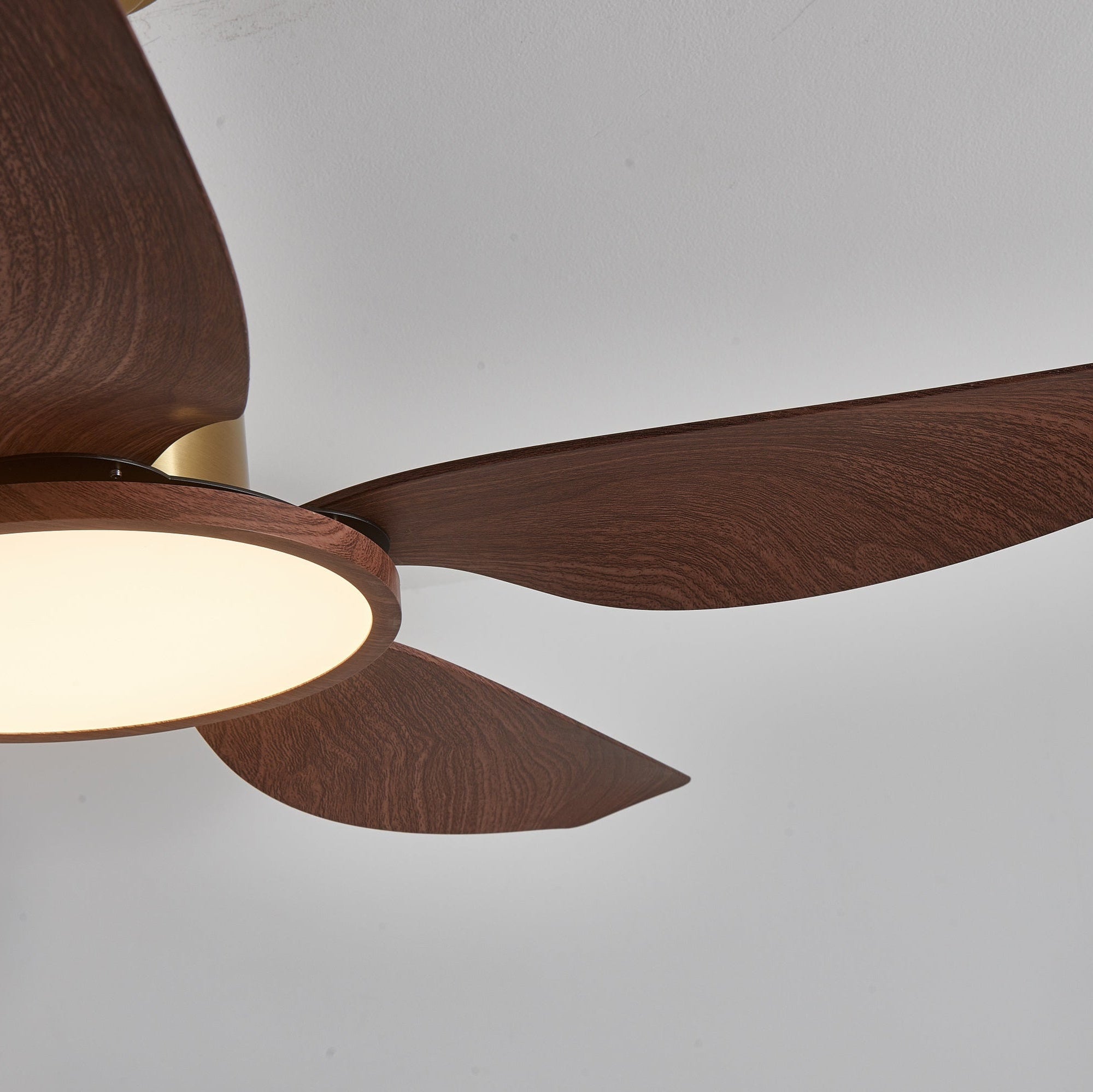 Helvano | Deckenventilator mit LED-Licht und Fernbedienung