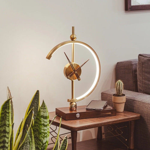 Helvano | Tischlampe mit Uhr und Ladegerät