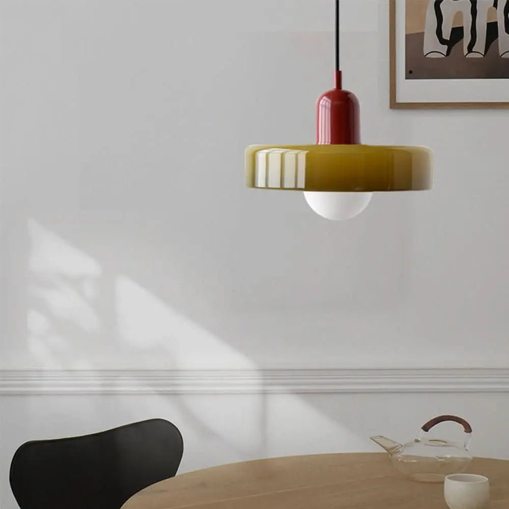 Helvano | Bauhaus Pendelleuchte aus farbigem Glas