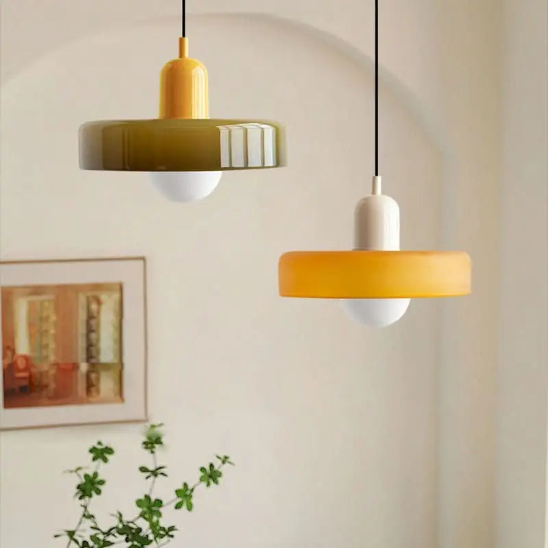 Helvano | Bauhaus Pendelleuchte aus farbigem Glas