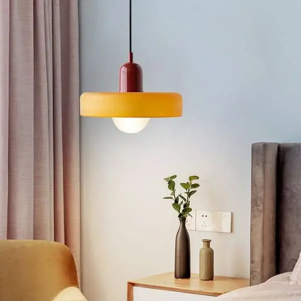 Helvano | Bauhaus Pendelleuchte aus farbigem Glas