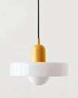 Helvano | Bauhaus Pendelleuchte aus farbigem Glas