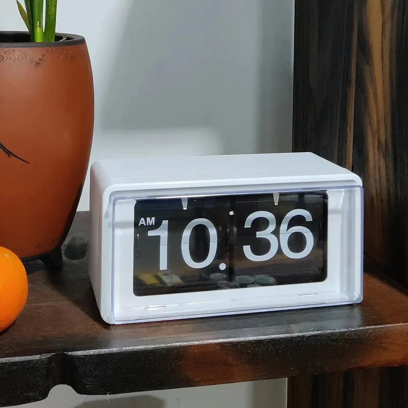 Helvano | Flip Clock im Retro-Stil mit automatischer Anzeige