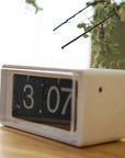 Helvano | Flip Clock im Retro-Stil mit automatischer Anzeige