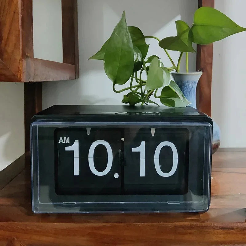 Helvano | Flip Clock im Retro-Stil mit automatischer Anzeige