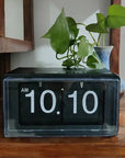 Helvano | Flip Clock im Retro-Stil mit automatischer Anzeige