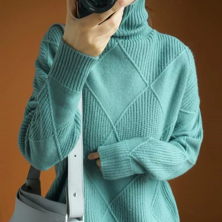 Helvano | Lockere Rollkragen-Strickjacke für Damen