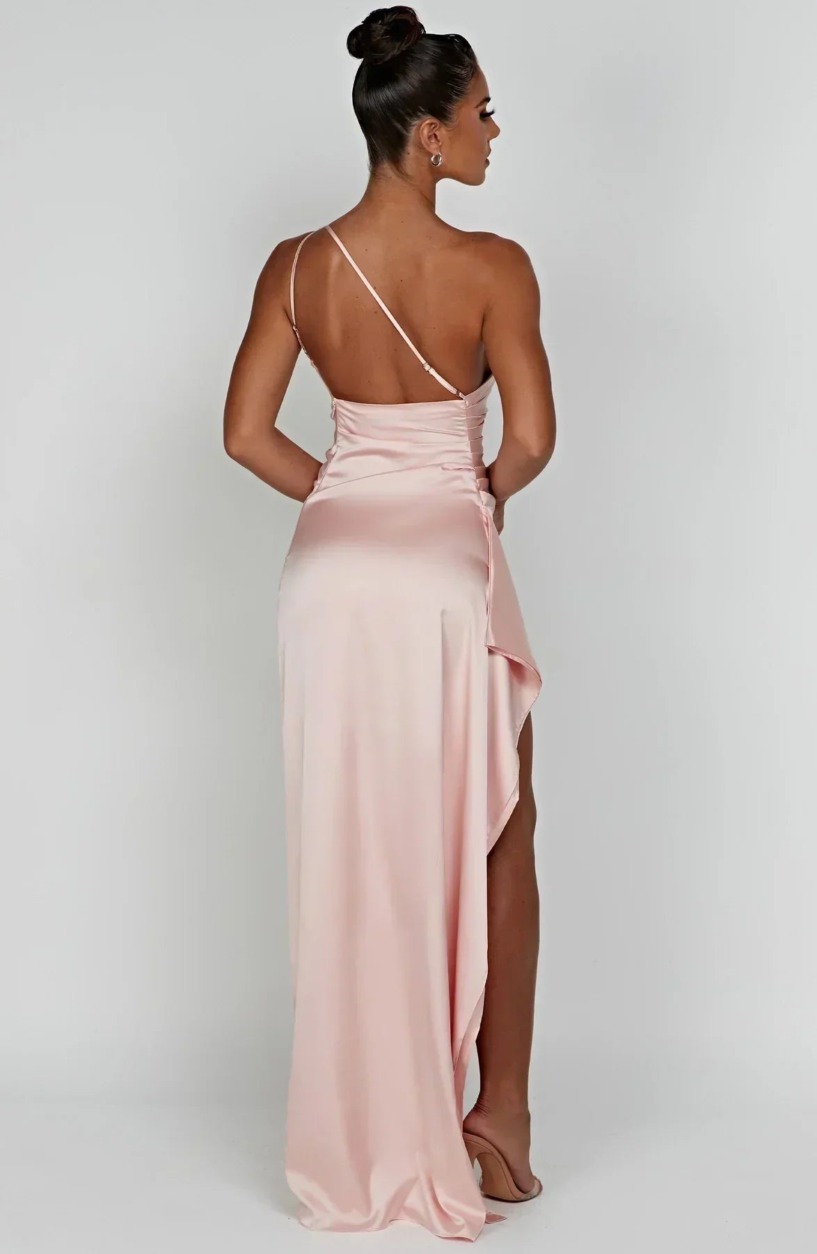 Helvano | Plissiertes Satin-Kleid mit Schlitz für Damen