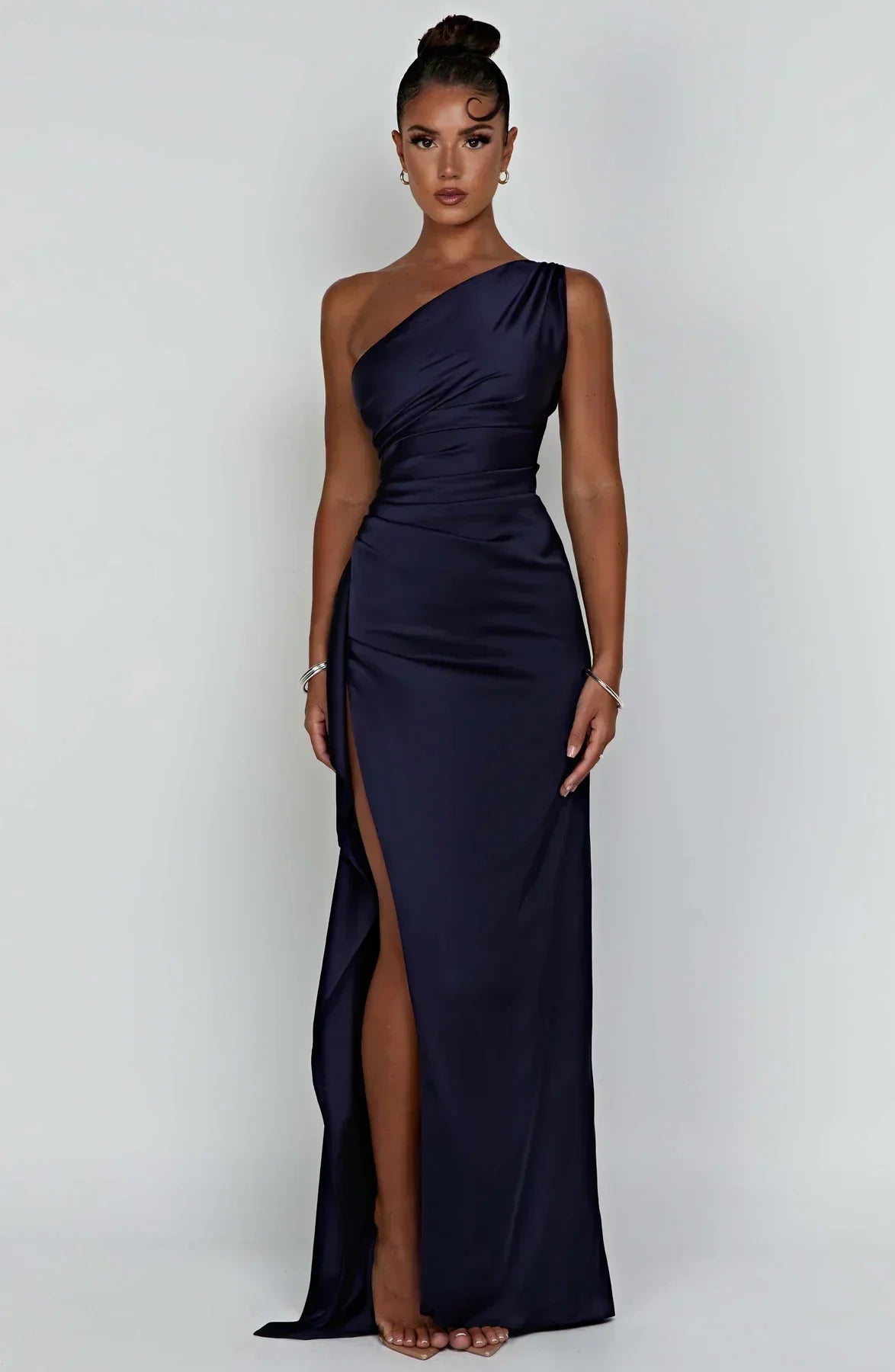 Helvano | Plissiertes Satin-Kleid mit Schlitz für Damen