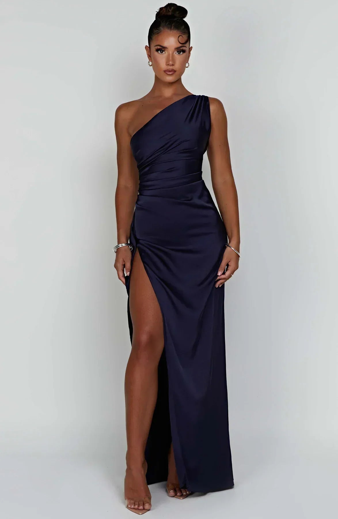 Helvano | Plissiertes Satin-Kleid mit Schlitz für Damen