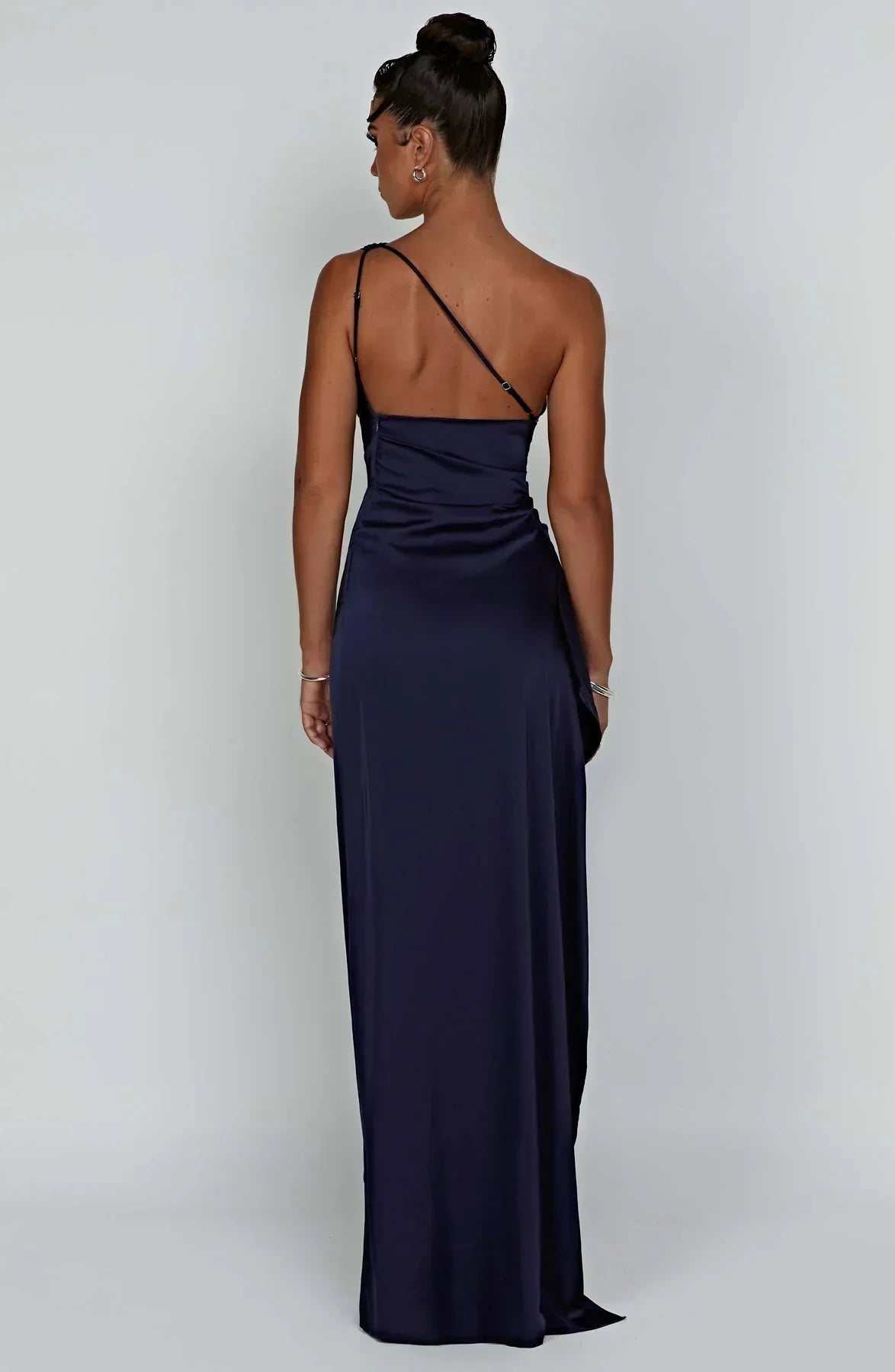 Helvano | Plissiertes Satin-Kleid mit Schlitz für Damen