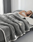 Helvano | Flauschige Flanell-Decke für Sofa & Bett