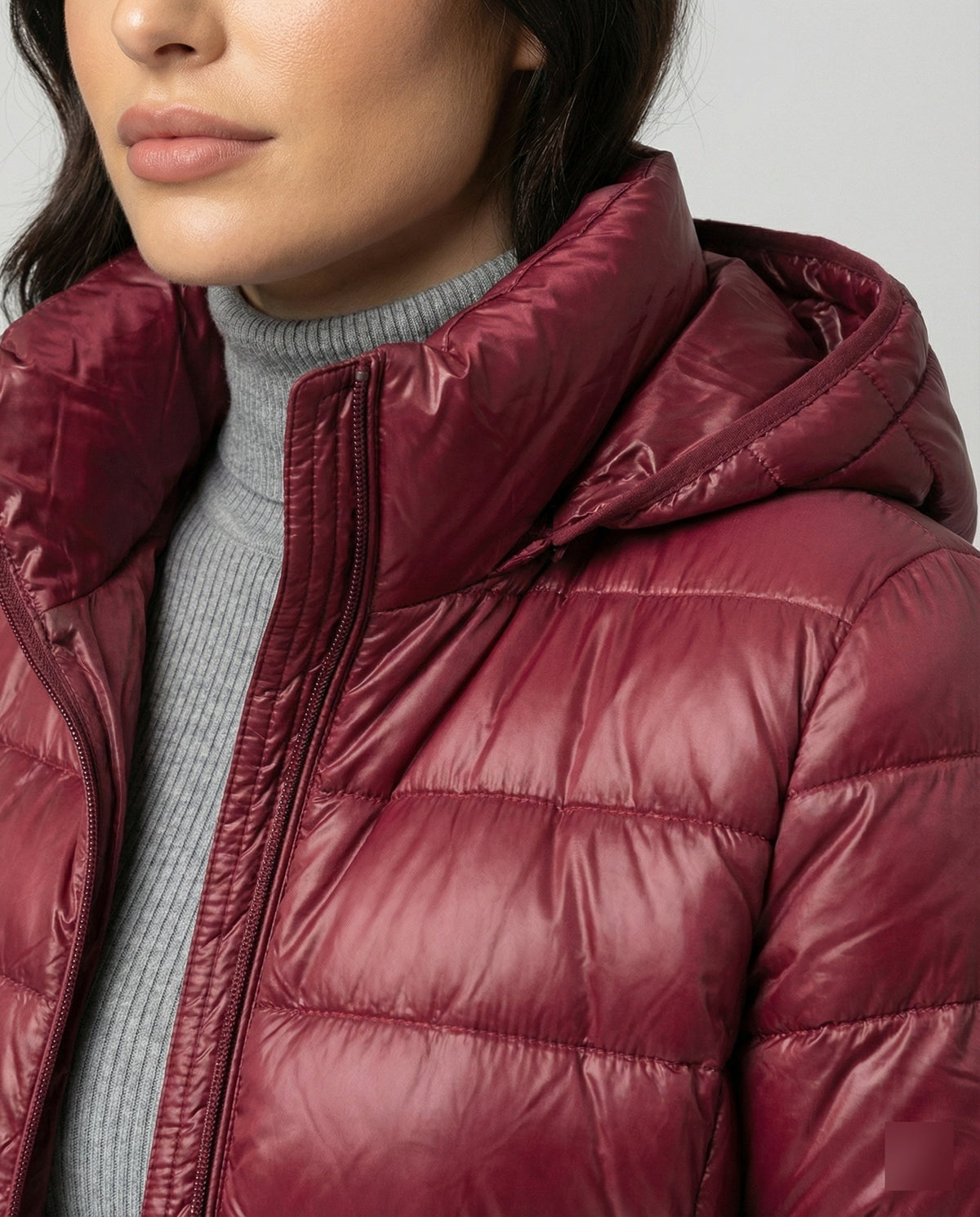 Helvano | Ultraleichte Daunenjacke mit Kapuze für Damen