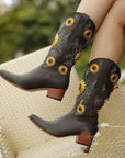 Helvano | Boho Damenstiefel im Sonnenblumen-Design in Braun