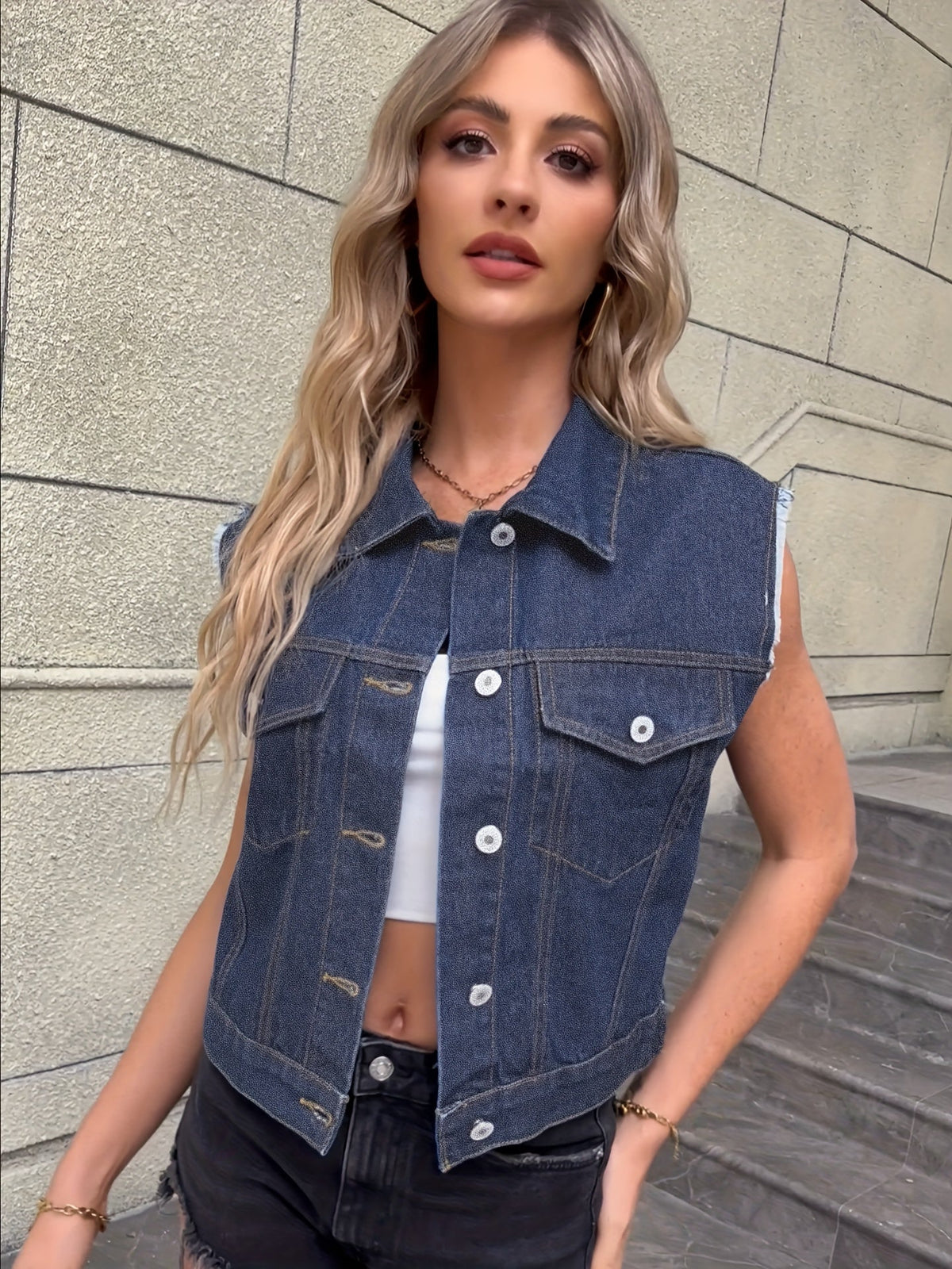 Helvano | Ärmellose Jeansjacke mit Pattentaschen für Damen