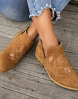 Helvano | Bestickte Stiefeletten mit niedrigem Absatz für Damen