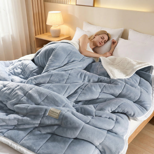 Helvano | Flauschige Flanell-Decke für Sofa & Bett